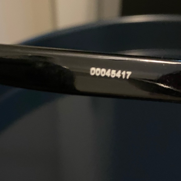 Aviator Sunglasses Tinted Sunglasses Gray Lenses Silver Frames Black Earpieces - Picture 4 of 6